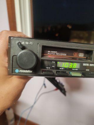 Radio Cassette Roadstar clásico