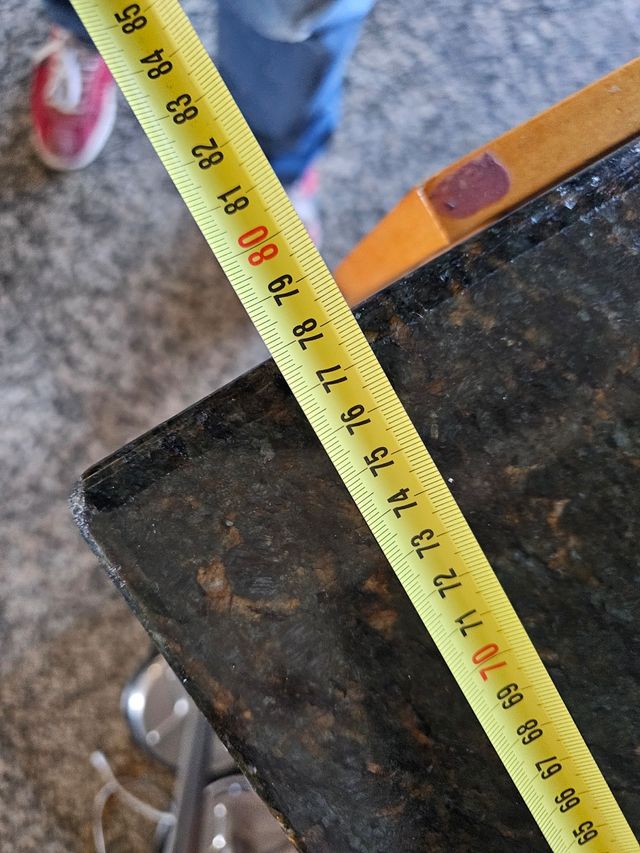 MESA AUXILIAR APOYO MADERA Y MARMOL NEGRO