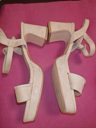 Sandalias beige tacón 7 cm y plataforma 2cm tal38