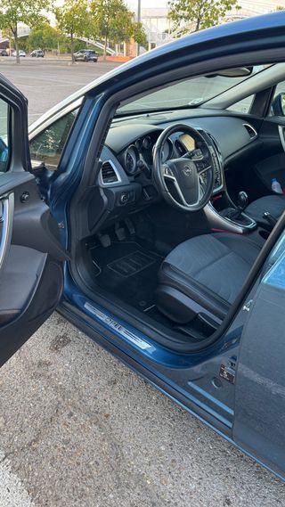 Opel Astra 2012 Diesel 122000km