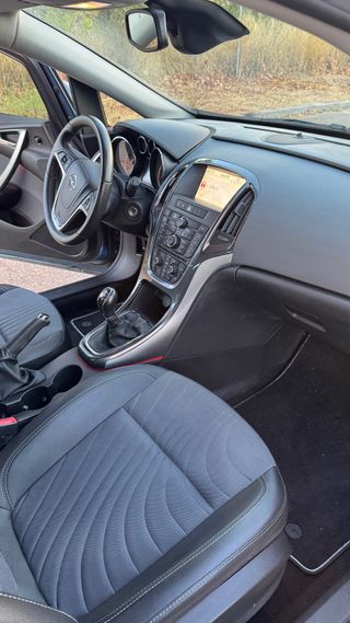 Opel Astra 2012 Diesel 122000km