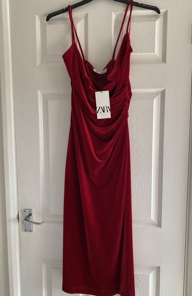 Vestido terciopelo lencero rojo burdeos Zara