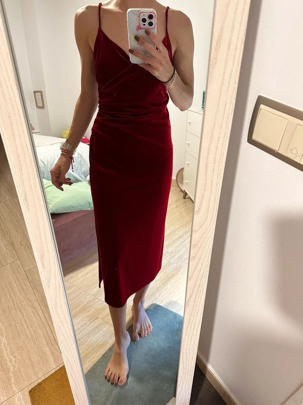 Vestido terciopelo lencero rojo burdeos Zara