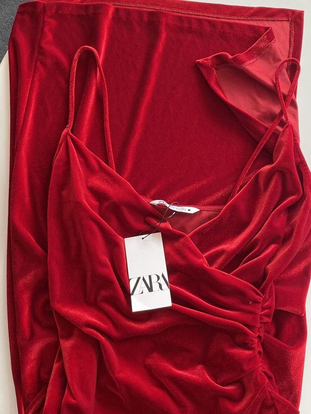 Vestido terciopelo lencero rojo burdeos Zara