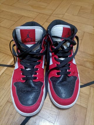 NIKE Air Jordan 1 Mid - Talla 38