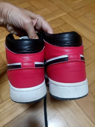 NIKE Air Jordan 1 Mid - Talla 38