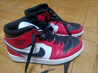 NIKE Air Jordan 1 Mid - Talla 38