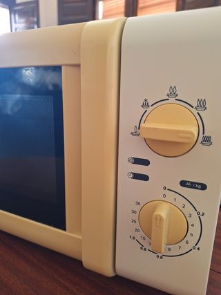 Microondas vintage crema