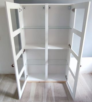 Vitrina IKEA blanca - 2 puertas