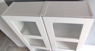 Vitrina IKEA blanca - 2 puertas