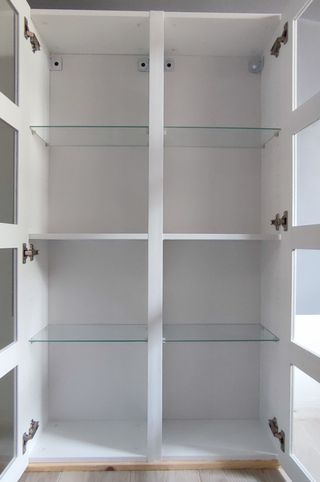 Vitrina IKEA blanca - 2 puertas