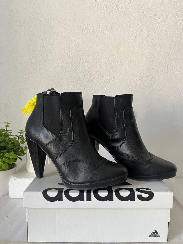 Botines negros tacón alto - 38