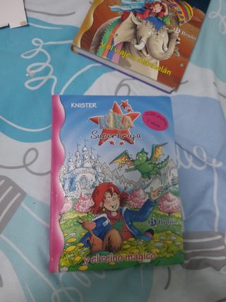 Kika Superbruja y el reino mágico (Spanish Edit...