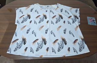 Blusa de manga corta blanca estampada