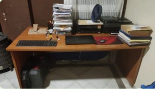 Escritorio madera marrón