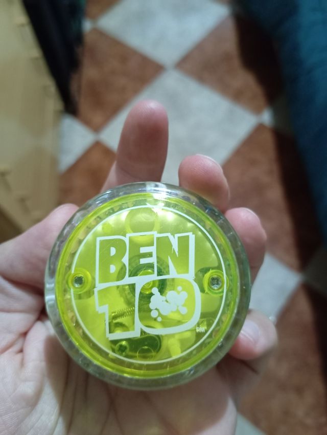 Yoyo Ben 10 - Luminoso. Verde. Nuevo. Barato
