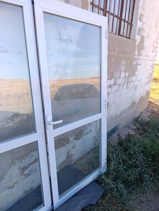 Puerta doble abatible aluminio