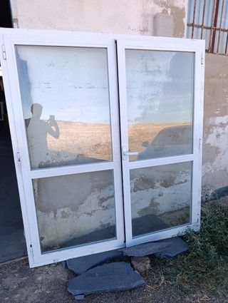 Puerta doble abatible aluminio
