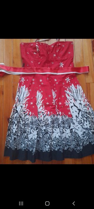 Vestido rojo estampado floral