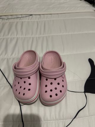 Crocs niña rosa 