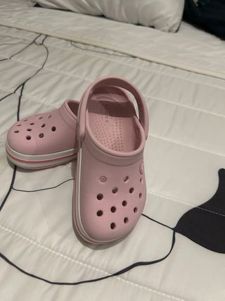 Crocs niña rosa 