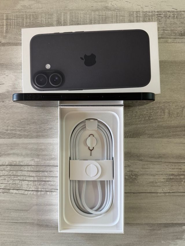 iPhone 16 Negro 128GB 20/8/2025 0 ciclos factura