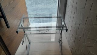 Mesa ordenador cristal gris
