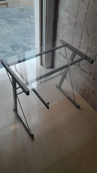 Mesa ordenador cristal gris
