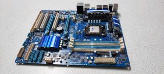 Gigabyte GA-P55-UD3R - LGA 1156