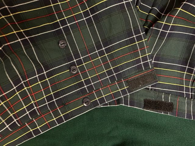 Uniforme escolar: falda y jersey, talla 10