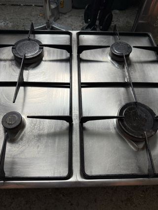 Cocina gas butano 4 fuegos