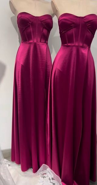 Vestido Rojo Elegante - Fiesta
Color Vino Borgoña 