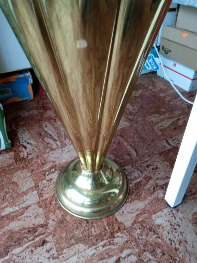 Paragüero antiguo dorado