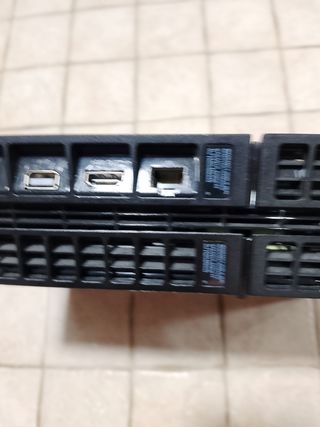 PS4 (PlayStation 4) - Console

