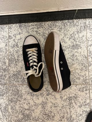 Zapatillas Levis negras