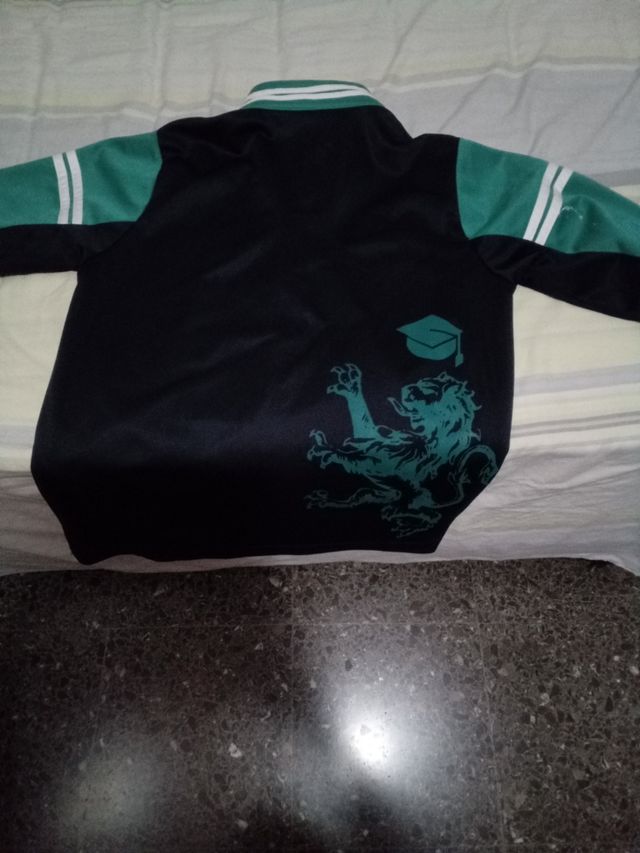 Chaqueta deportiva Madre Josefa Campos