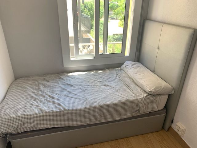 Cama canapé individual gris - cabecero