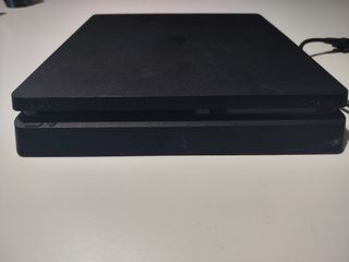PS4 Slim (PlayStation 4) - Ottime condizioni