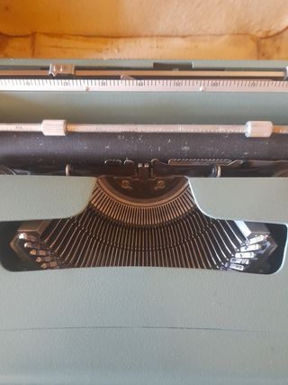 Olivetti Lettera 32 - Máquina de escribir