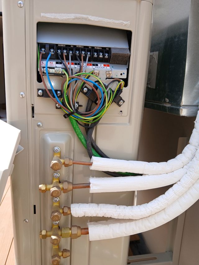 Lampista.y Fontanería#gaz  Mas air-conditionado y