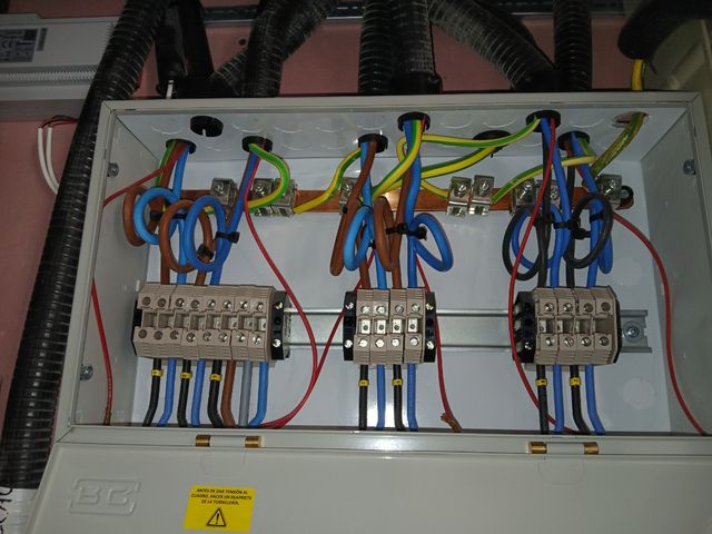 Lampista.y Fontanería#gaz  Mas air-conditionado y