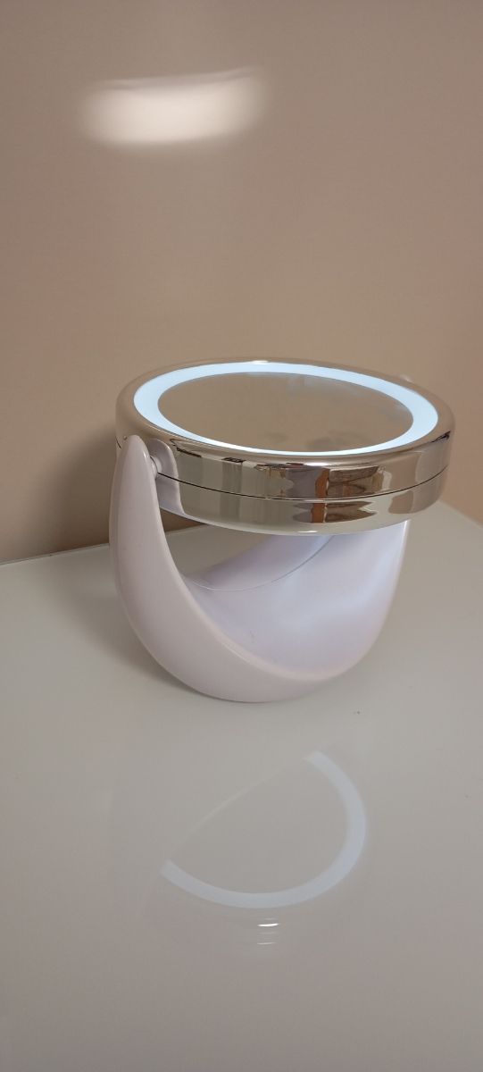 Espejo Beurer c/ luz LED - aumento