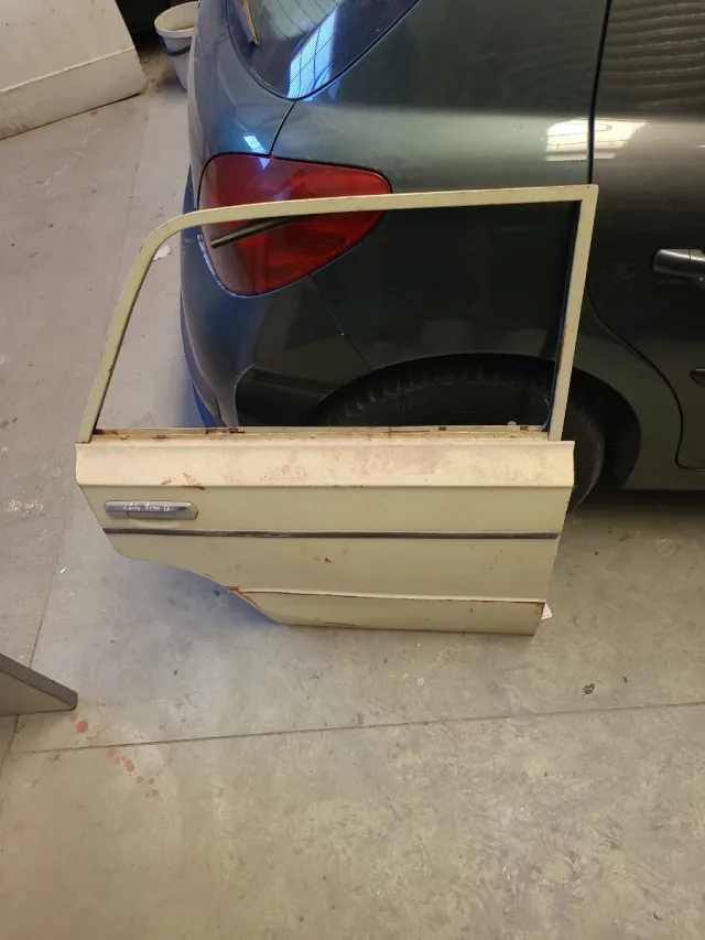 Piezas Seat 124 Clásicas puertas