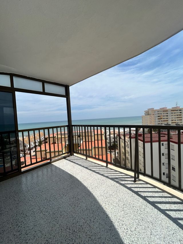 Apartamento con terraza en playa