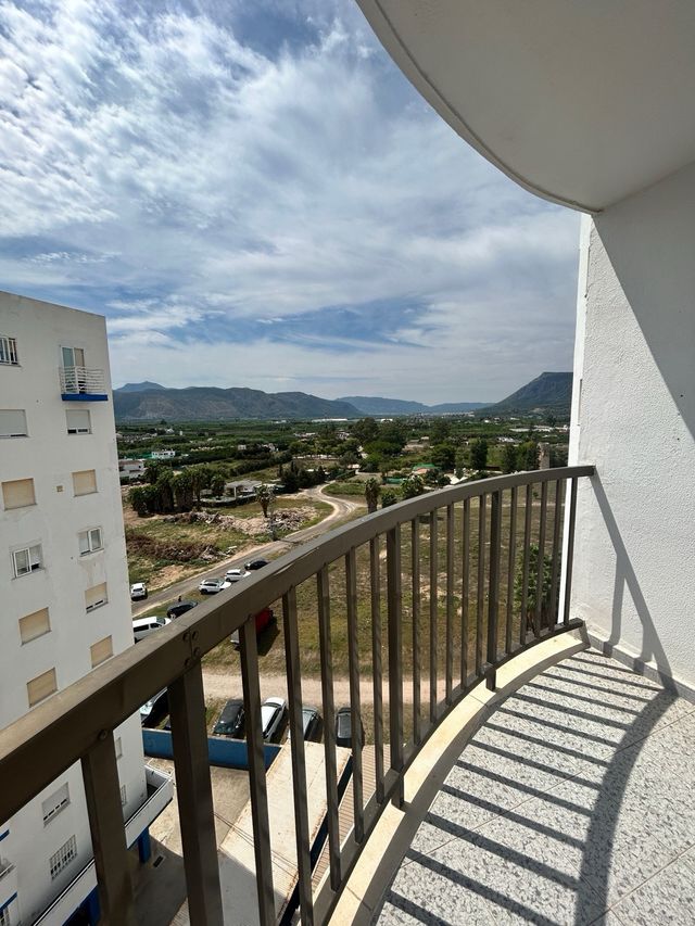 Apartamento con terraza en playa