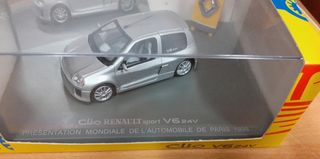 Renault Clio V6 24V 1:43