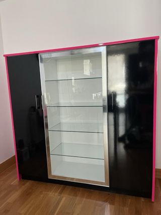 Mesa comedor extensible,juego de 6 sillas y vitrin