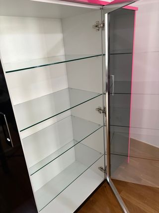 Mesa comedor extensible,juego de 6 sillas y vitrin