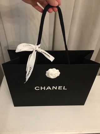 Busta Chanel con fiocco