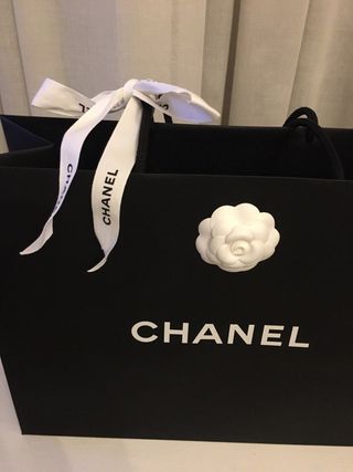 Busta Chanel con fiocco